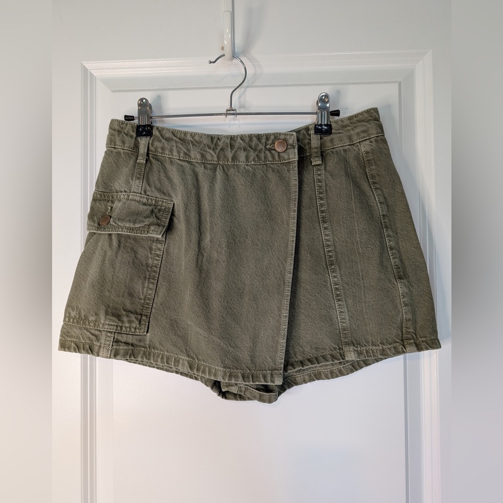 Zara Women’s Cargo Skort Green Size Small